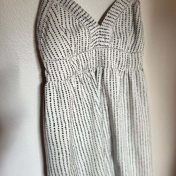 Sz sm Japna romper with cute detail on bodice - Picture 3 of 8